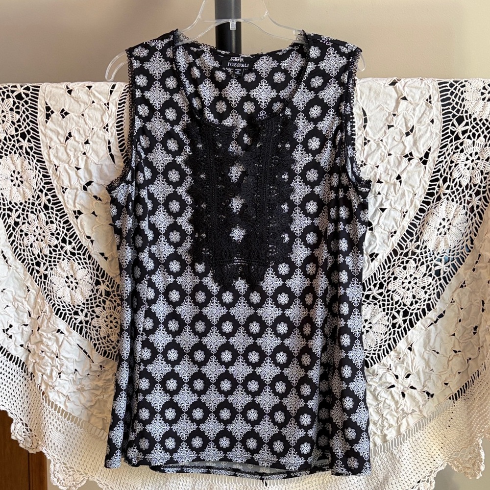 Roz & Ali Black and White Patterned Sleeveless Tunic Top NWOT Size 1X